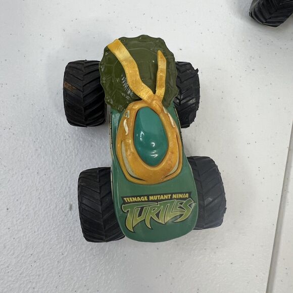 Lot of 3 Hot Wheels Monster Jam Truck Grave Digger Ninja Turtles Manic Rev Tredz - Picture 4 of 13